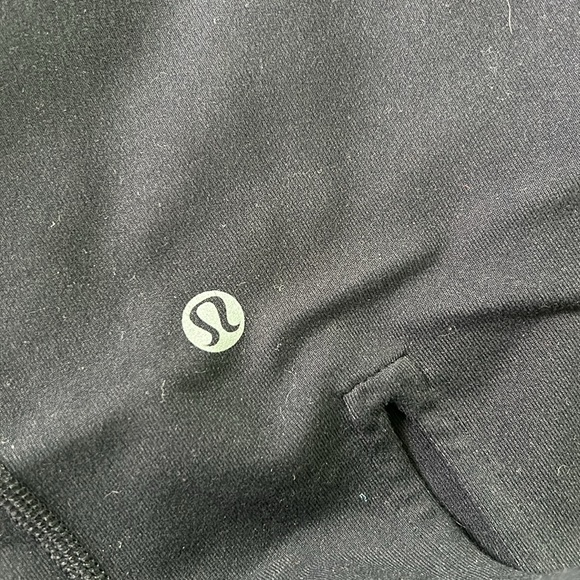 Black Lulemon Crops - Picture 6 of 7